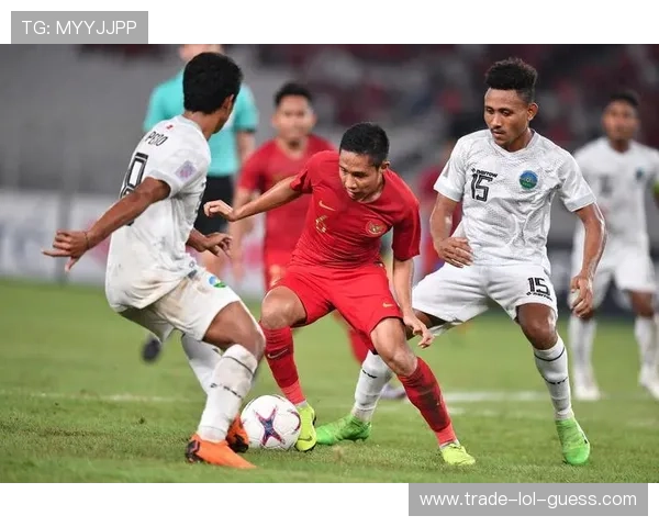 足球球星高难度进球技巧揭秘 如何轻松攻破对方防线的绝妙方法